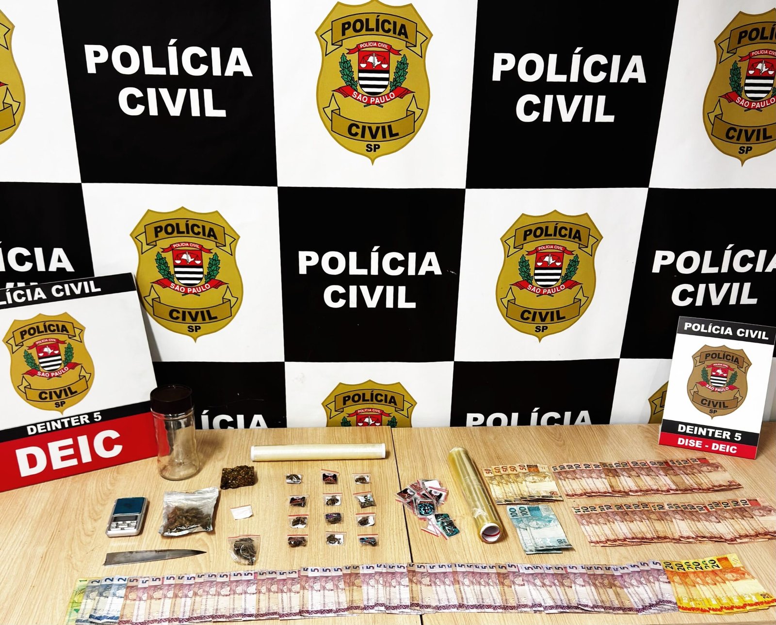 Polícia Civil descobre imóvel utilizado para o tráfico de drogas e mulher é presa em flagrante em Rio Preto