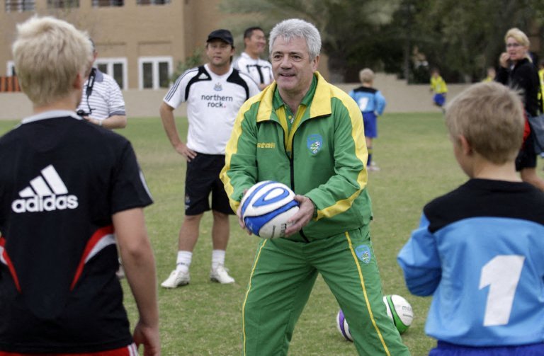 Kevin Keegan, lenda do futebol inglês e do Liverpool, morre aos 75 anos