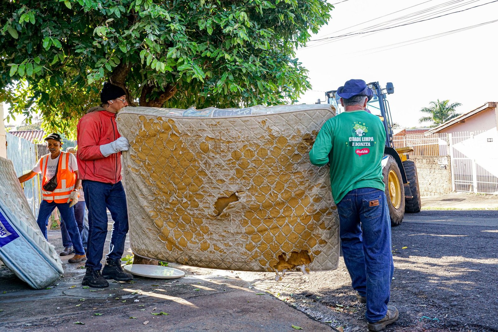 Projeto Cidade Limpa recolhe quase 100 toneladas de resíduos em Rio Preto
