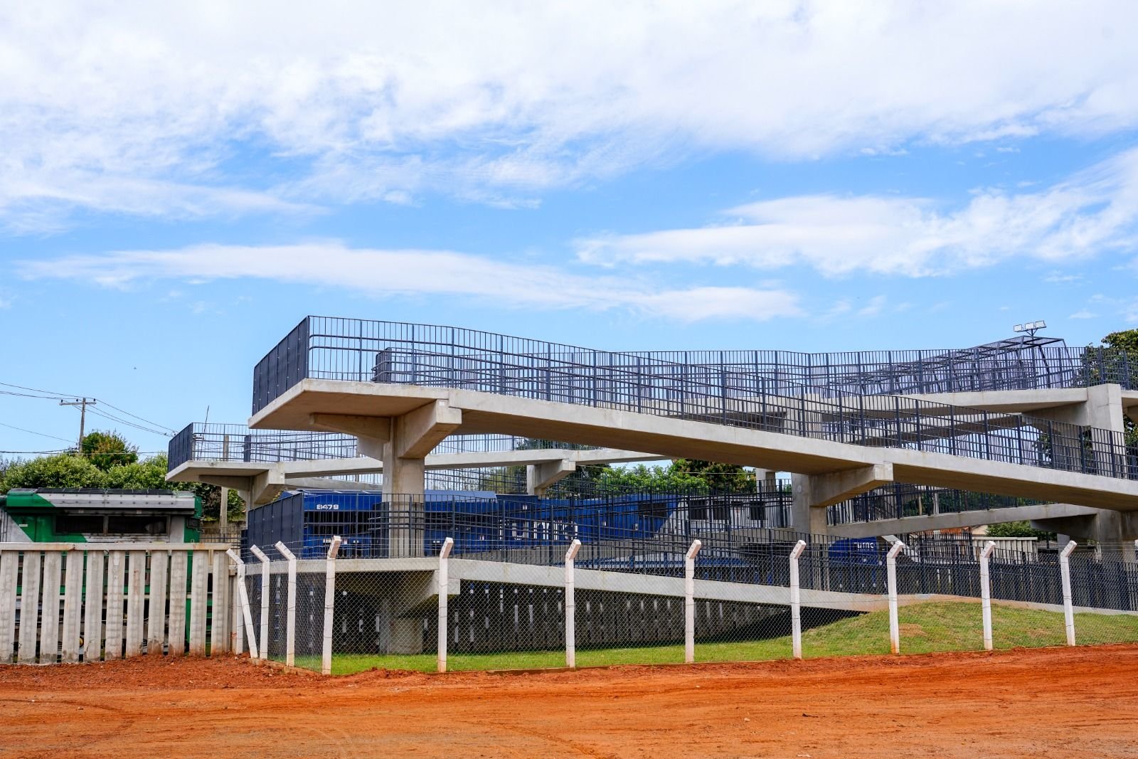 Com investimentos de R$ 6 milhões, Prefeitura e concessionária entregam passarela do Jardim Conceição