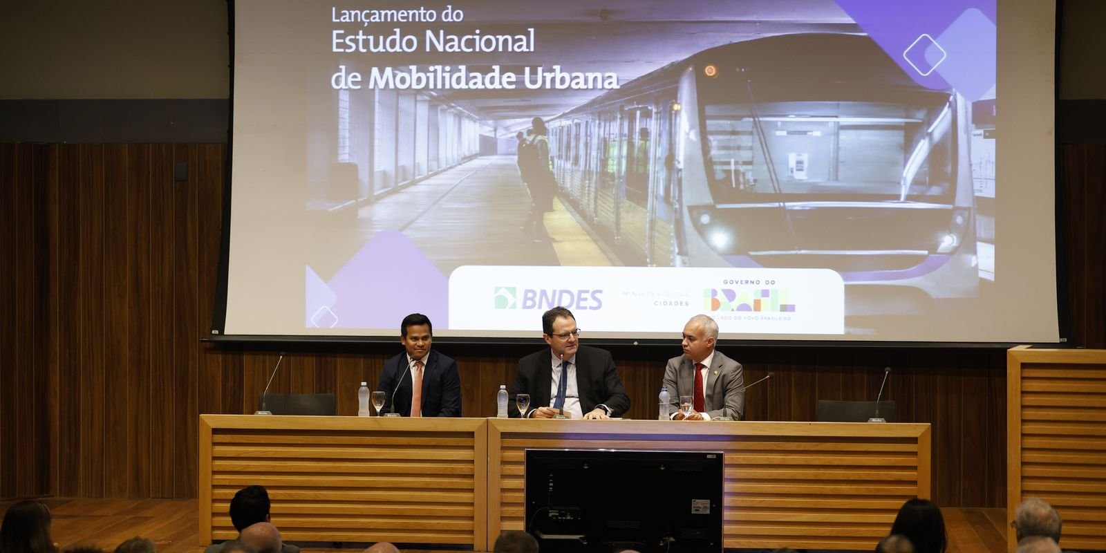 Estudo do BNDES mapeia 187 projetos para revolucionar o transporte público brasileiro