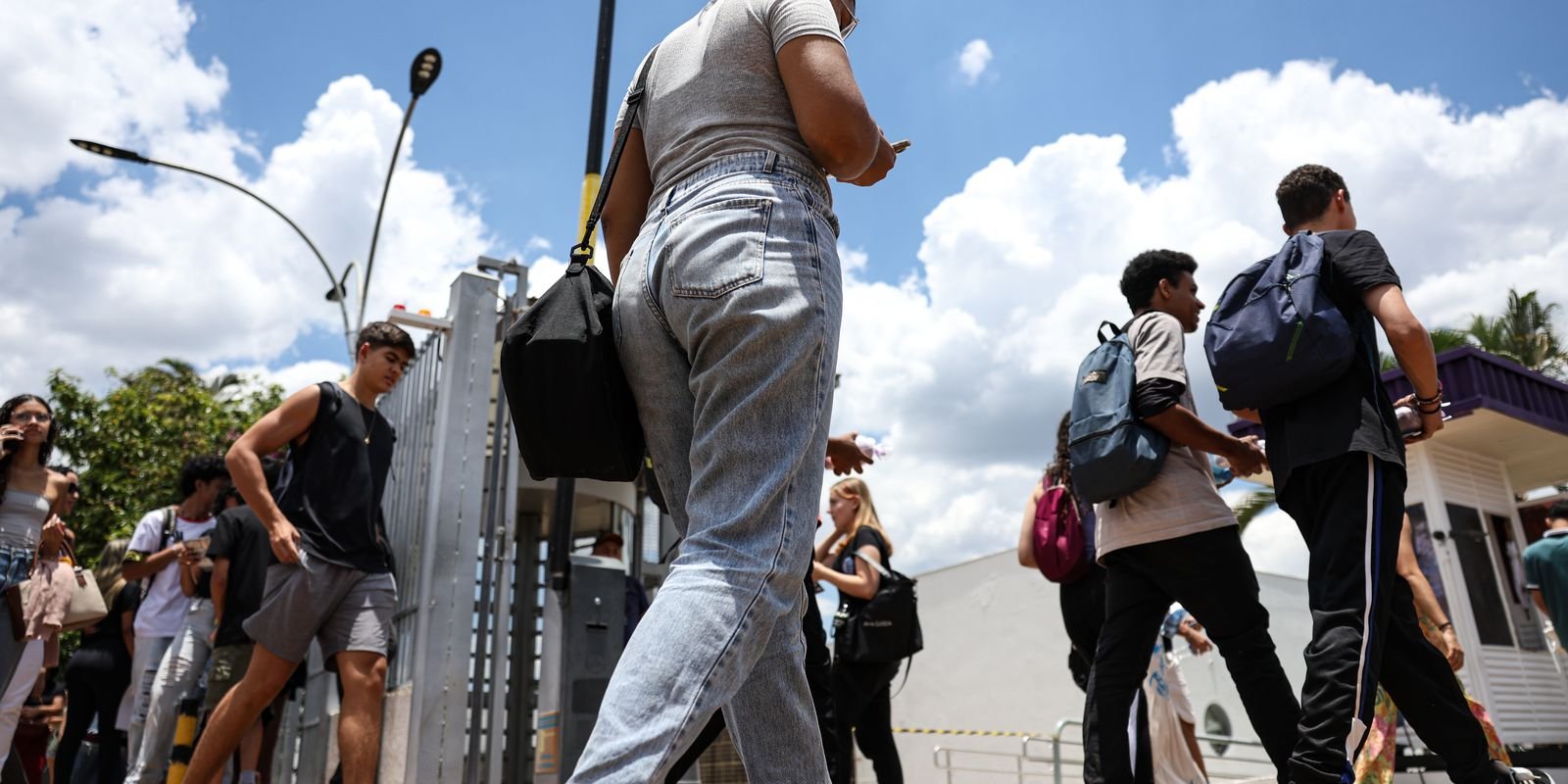 Fies: Prazo final para inscrições do segundo semestre encerra nesta sexta-feira, mobilizando milhares de estudantes