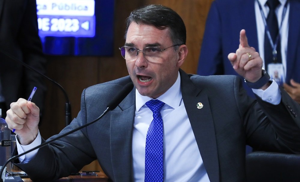 PL oficializa candidatura de Flávio Bolsonaro ao Planalto