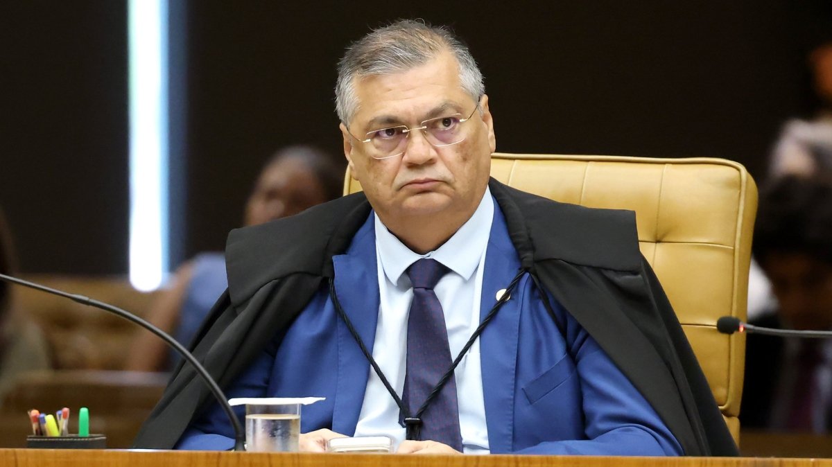 Flávio Dino concede 10 dias para Motta explicar emendas parlamentares sob suspeita