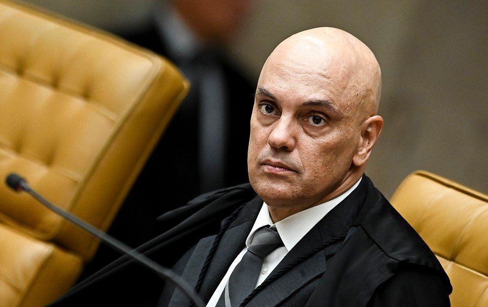 Moraes nega visita de Javier Milei a Jair Bolsonaro em meio a novas restrições do STF