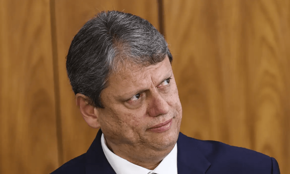 Tarcísio ameaça romper concessão da Trivia Trens após falha e incêndio em vagão