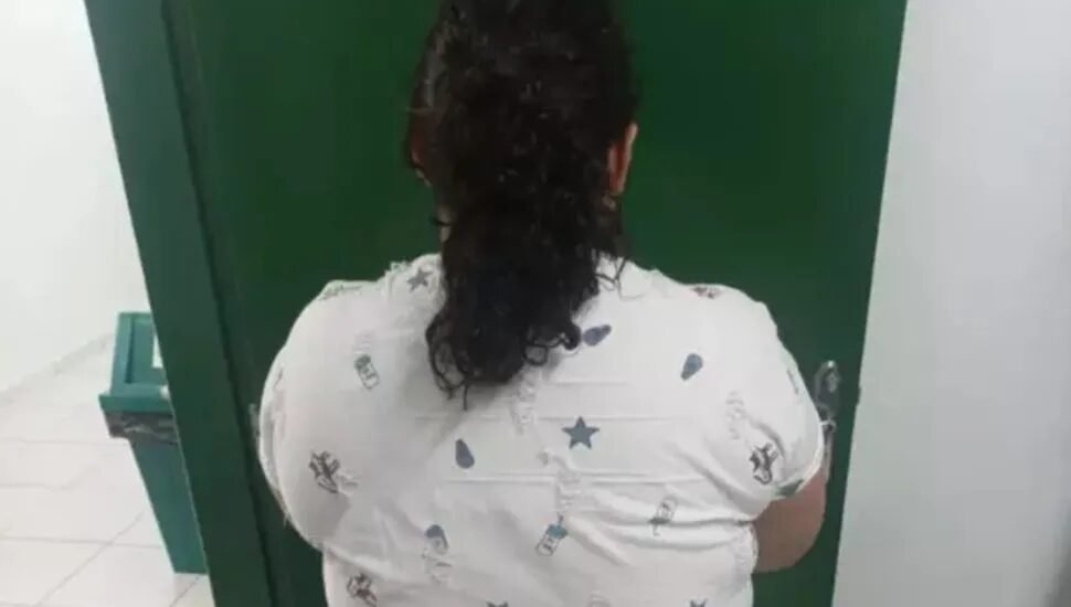 Mulher que simulava câncer para enganar vítimas é indiciada por estelionato no Paraná