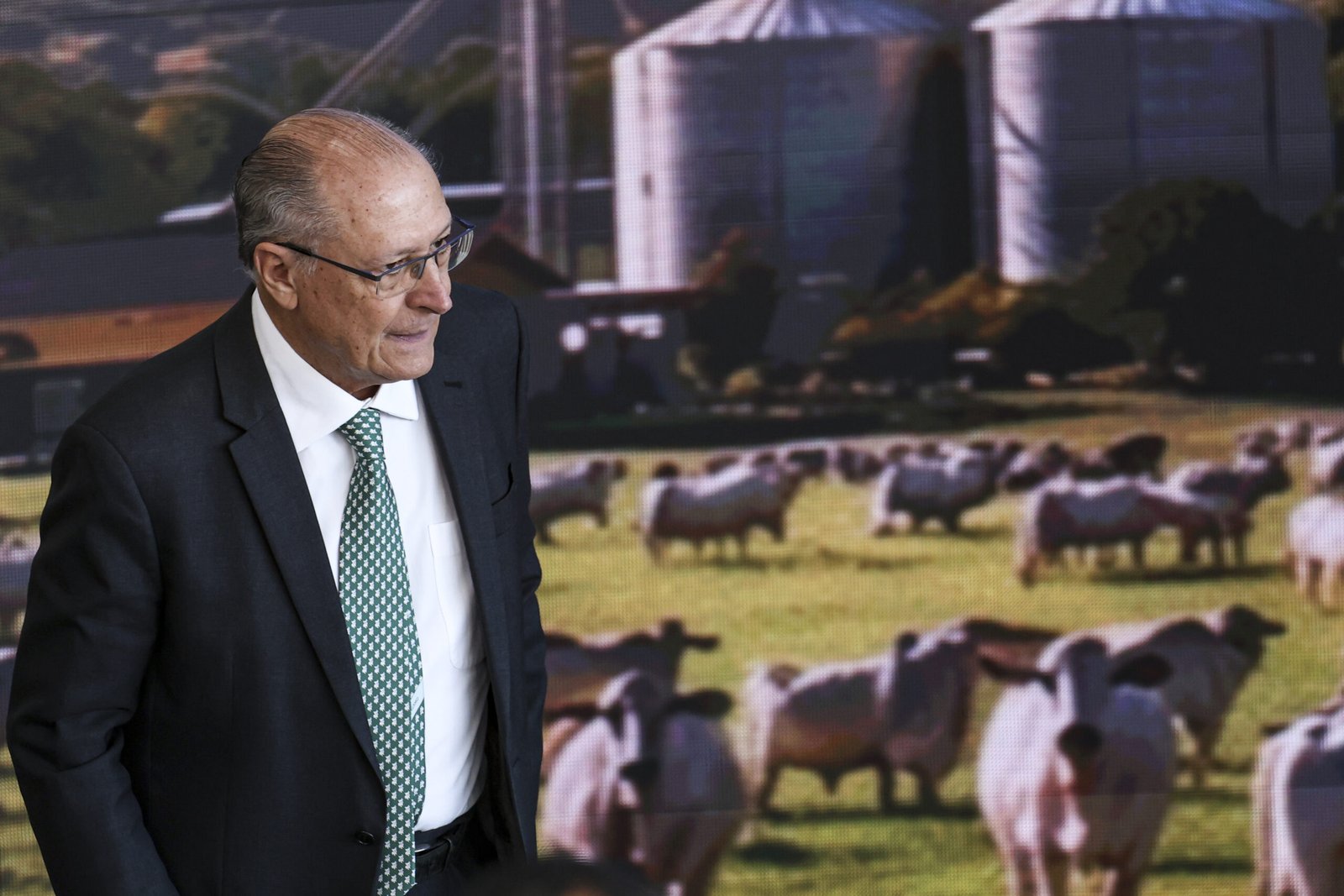 Plano Safra 2026/2027: Por que o pacote de R$ 610 bilhões gera críticas do agronegócio?