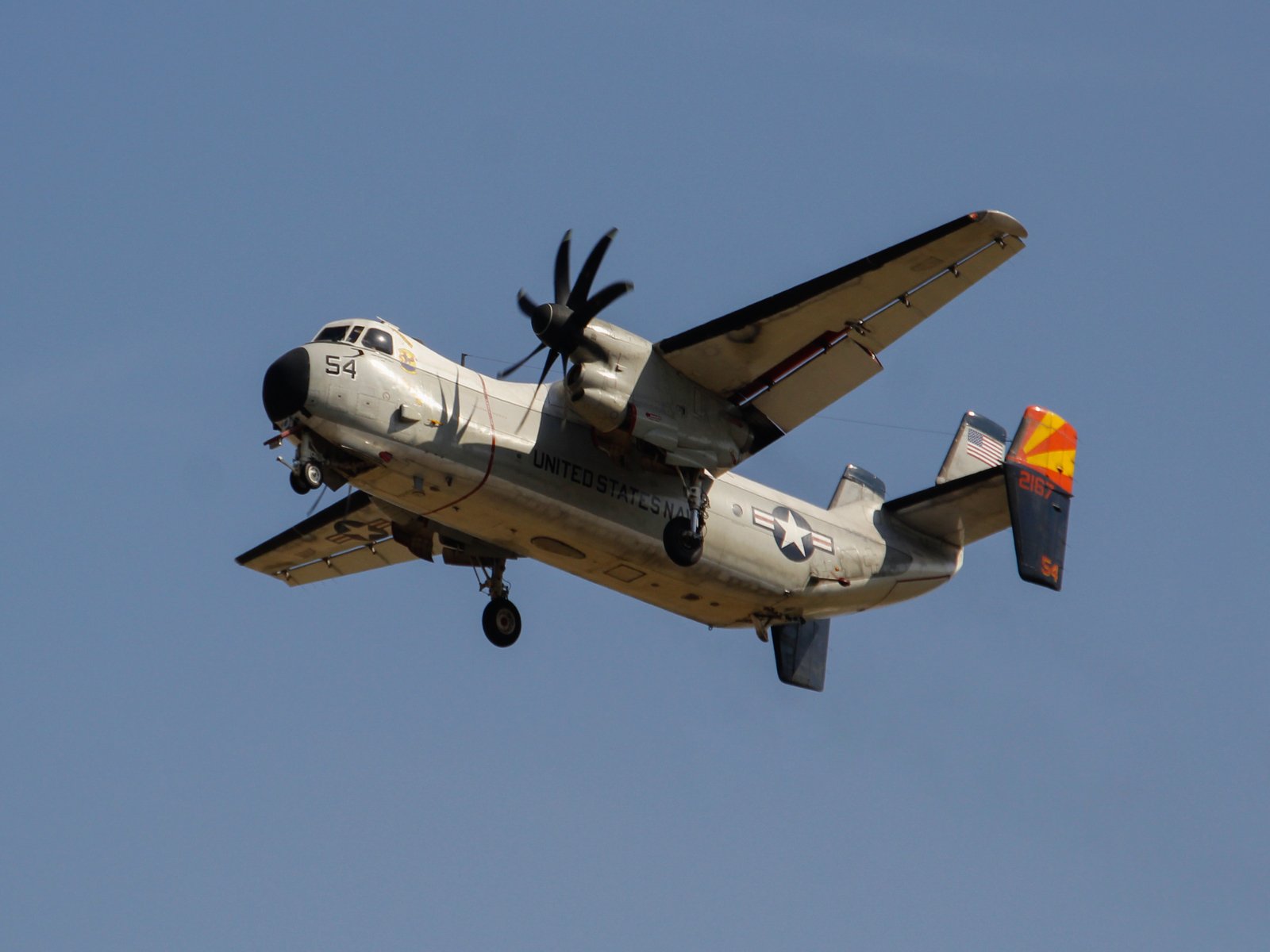 O que o Brasil fez com o avião histórico deixado para trás pelo porta-aviões americano Nimitz