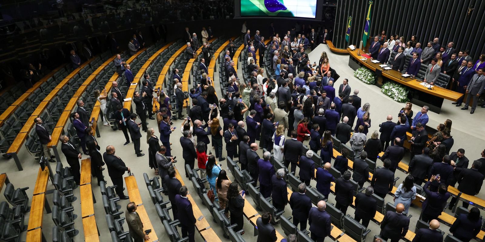 Câmara deve decidir sobre ‘taxa das blusinhas’ nesta segunda