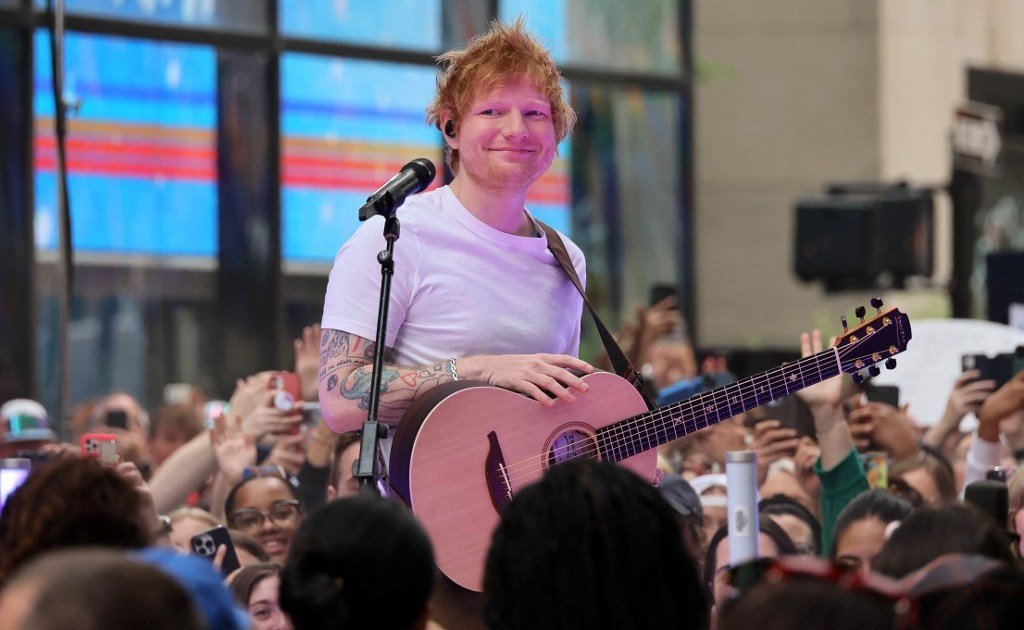 Após polêmica, Ed Sheeran diz em show que situação em Gaza é ‘injustificável’