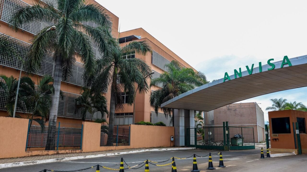 Anvisa alerta para venda irregular de tirzepatida em pó na internet