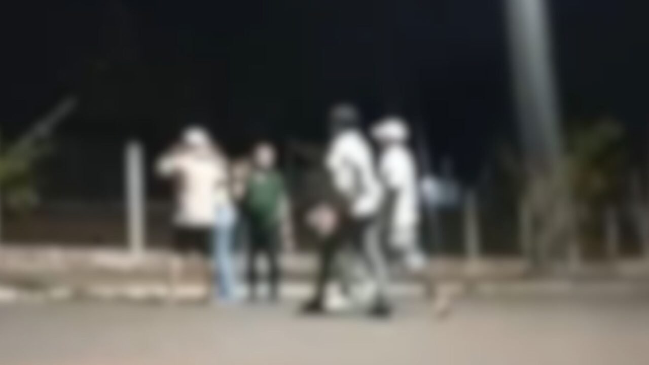 Homem investigado por agredir garçom em caso suspeito de homofobia se entrega à polícia