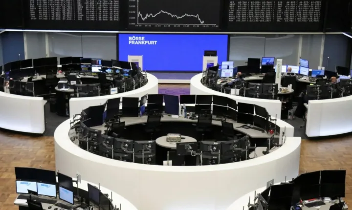Bolsas da Europa fecham sem rumo único com possível diálogo entre EUA-Irã