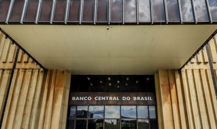 BC reduz projeção de crescimento da economia para 1,8%