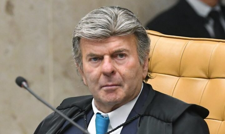 Após Moraes se declarar impedido, Fux assume caso envolvendo Viviane Barci