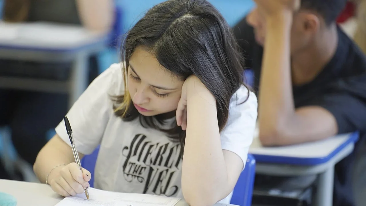 Estudantes de fora da rede estadual de SP podem se matricular para 2027 até sexta-feira (18)
