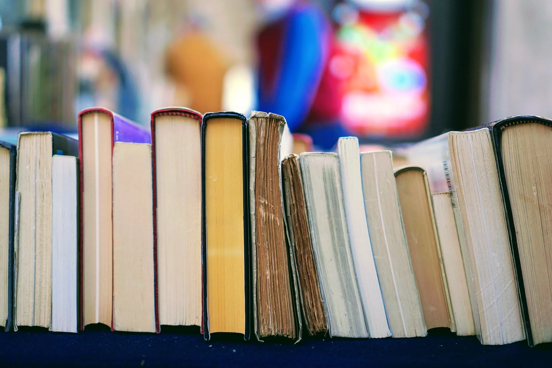 Estação da CPTM promove distribuição de livros com a Bancada Literária nesta sexta-feira