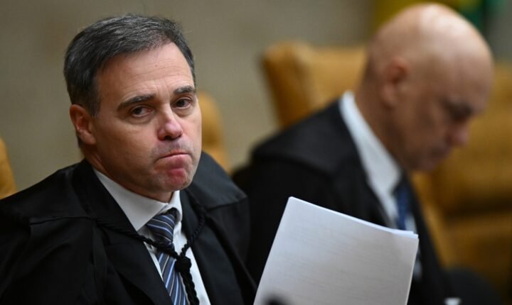 Mendonça solicita investigação contra Moraes por abuso de autoridade e denunciação caluniosa