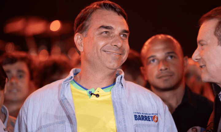 Flávio Bolsonaro inicia giro estratégico pelo Sudeste ao lado de Tarcísio e Nunes