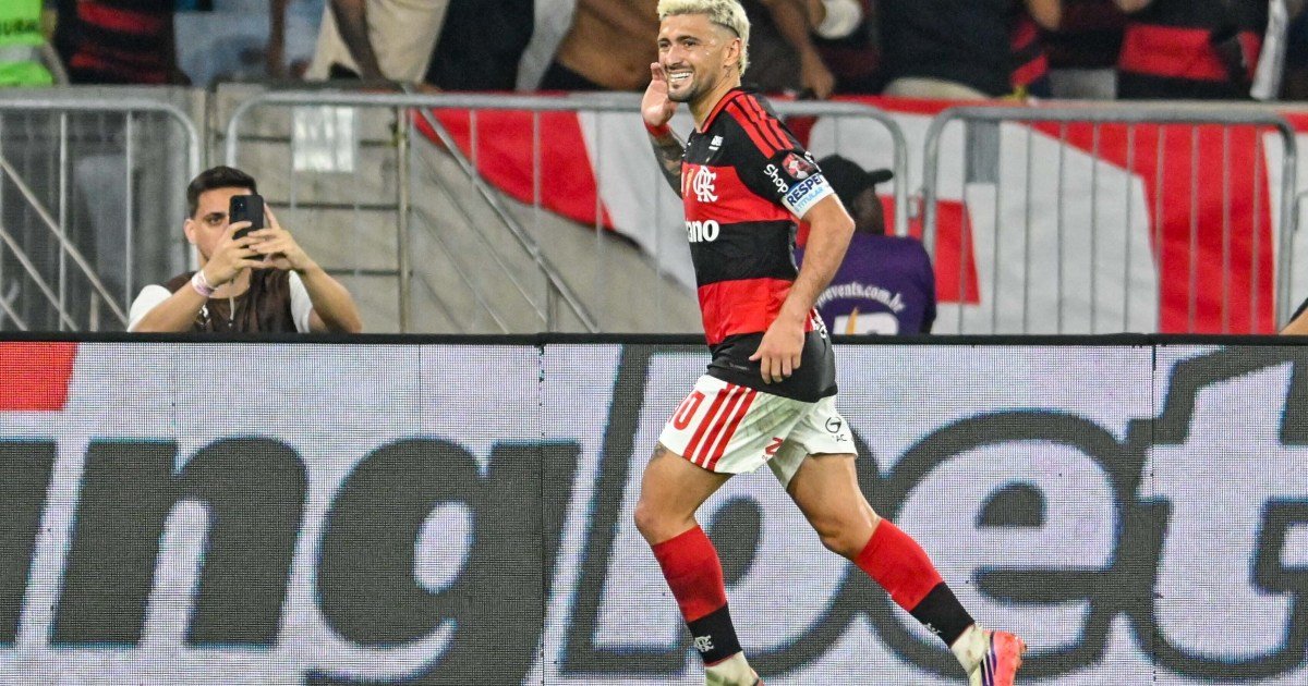 Flamengo empata com Independiente del Valle, mas vai às semis da Libertadores