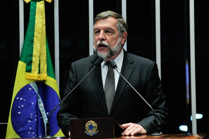Senador da base de Lula assina pedido de impeachment contra Alexandre de Moraes