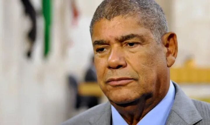 Escritório de Milton Leite é invadido e polícia apura ligação com inquérito