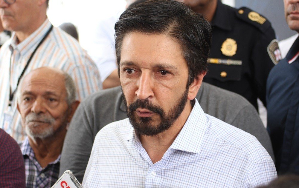 Ricardo Nunes aciona Controladoria para investigar alvará de prédio que desabou em SP