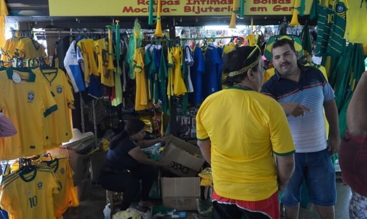 Vendas no comércio caem 0,8% em julho, com ‘ressaca’ da Copa do Mundo