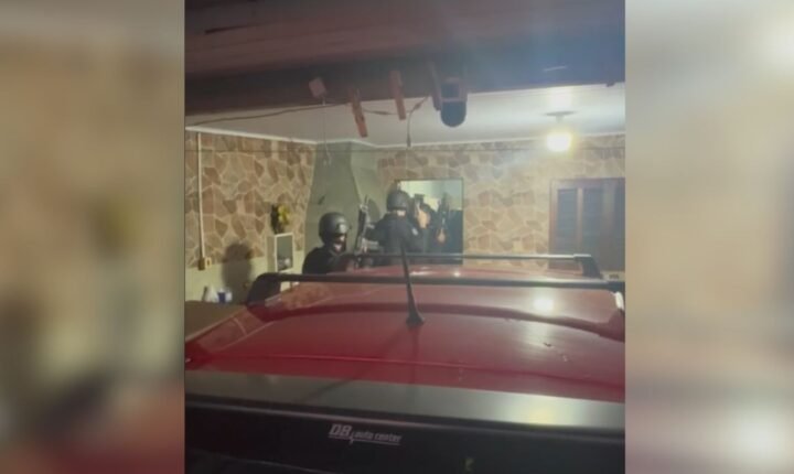 Seis pessoas são presas no RS suspeitas de aplicar o golpe do falso delegado contra 100 vítimas em SP