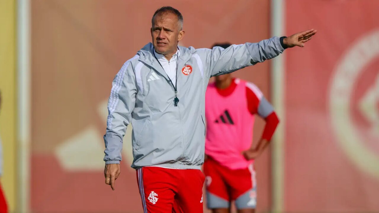 Internacional contrata técnico Eduardo Baptista até o fim da temporada