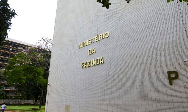 Governo reduz projeção do PIB para 2% em 2026 e 2,3% em 2027