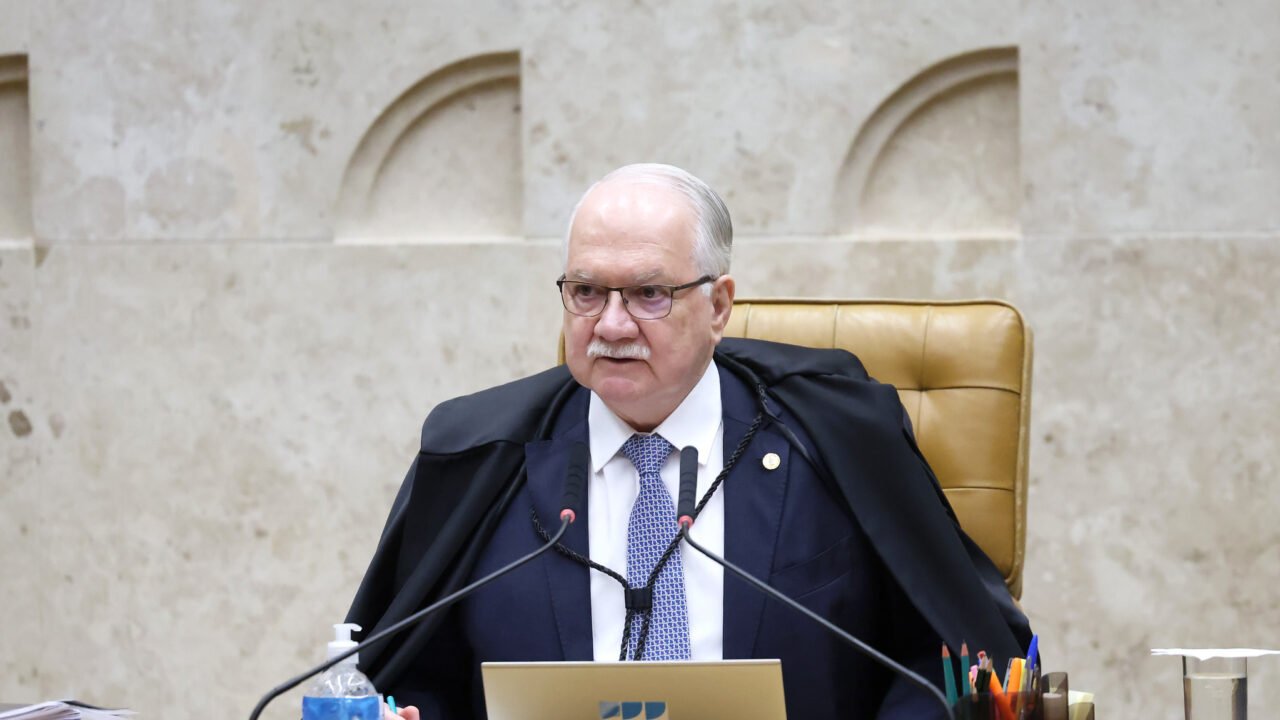 Fachin suspende decisões de Mendonça e Dino sobre diretor da PF