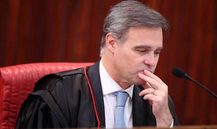 Mendonça é sorteado relator de ação contra reajuste do Bolsa Família de Lula