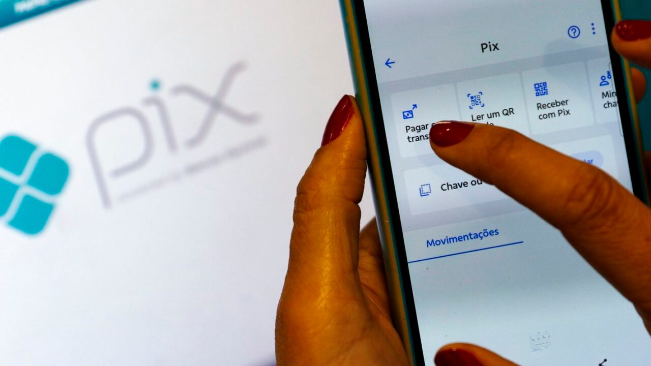 Pix terá novas regras para fraudes, cobrança híbrida e contas-salário