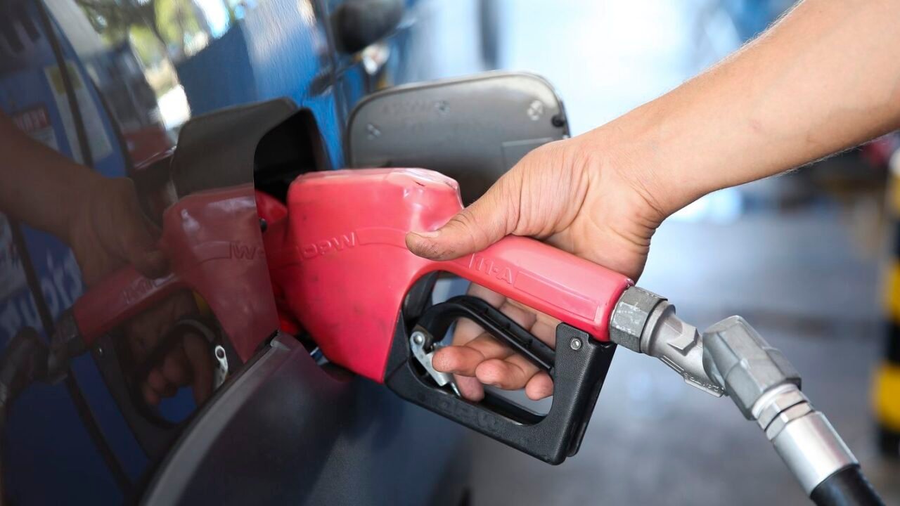 Subsídio de R$ 2,12 ao diesel será mantido por mais 30 dias