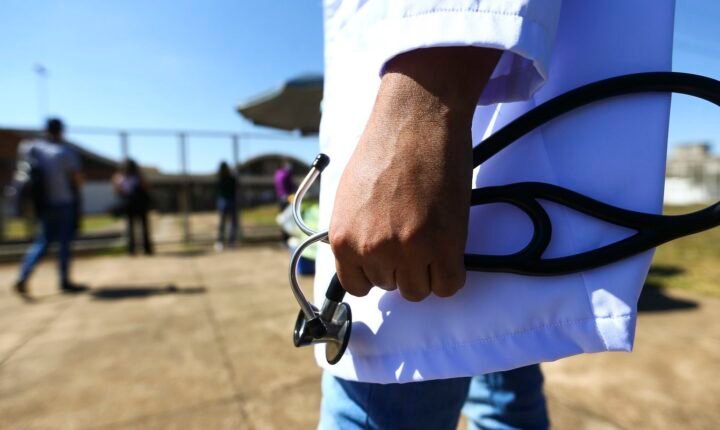 Enamed 2026: exame que avalia formação médica ocorre neste domingo