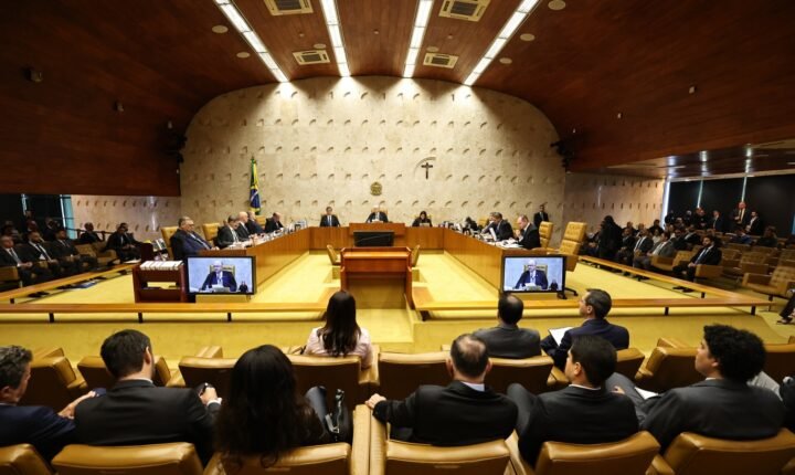 Cármen Lúcia acompanha Fachin e empata julgamento que pode unir casos de Moraes e Mendonça
