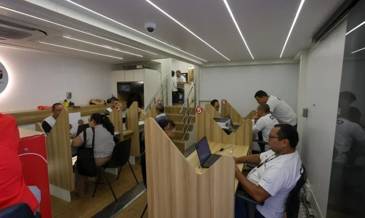 Moradores da região de Campinas recebem atendimento habitacional móvel