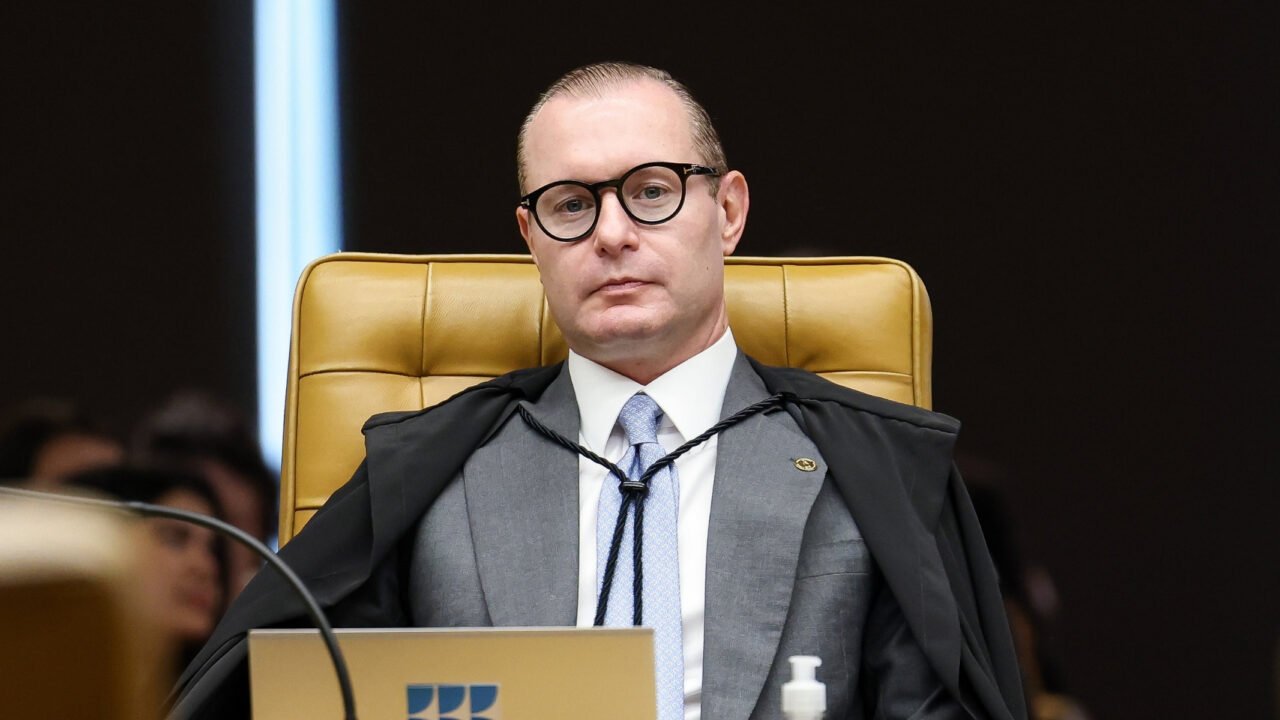 Zanin concede liminar e prorroga votação até as 19h em todo o Brasil