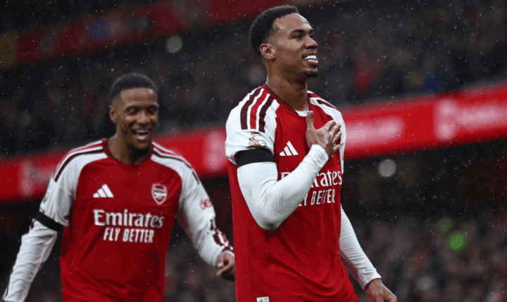 Arsenal vence Everton por 2 a 0 e encosta no City na liderança da Premier League