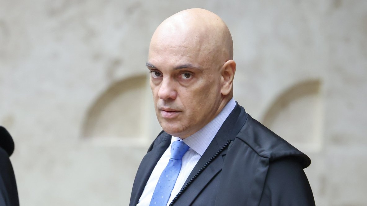 Moraes vota em SP e destaca excelência do sistema eleitoral brasileiro