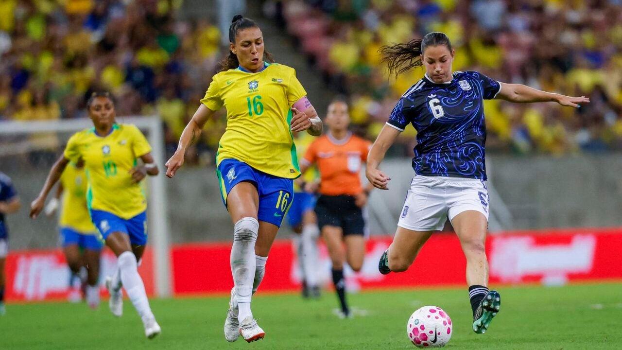 Empate com Argentina conclui período de testes na seleção feminina