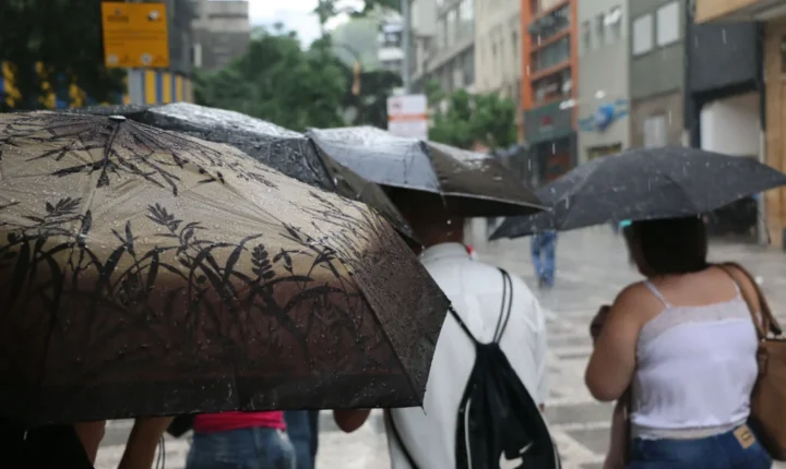 Defesa Civil emite alerta amarelo para pancadas de chuva durante o fim de semana do feriado de 12 de outubro