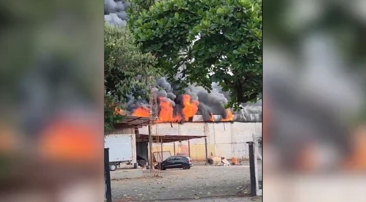 Incêndio atinge fábrica de móveis em Valentim Gentil