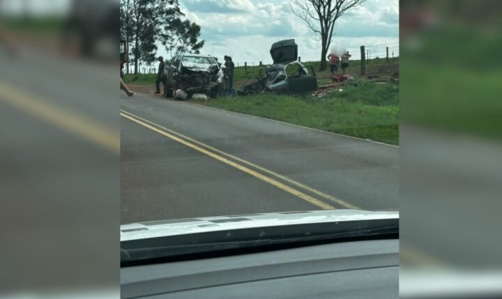 Acidente entre carro e caminhonete deixa quatro mortos em rodovia de Piacatu