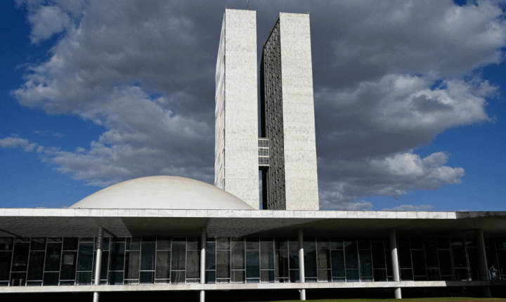 Um presidente consegue governar sem maioria no Congresso?