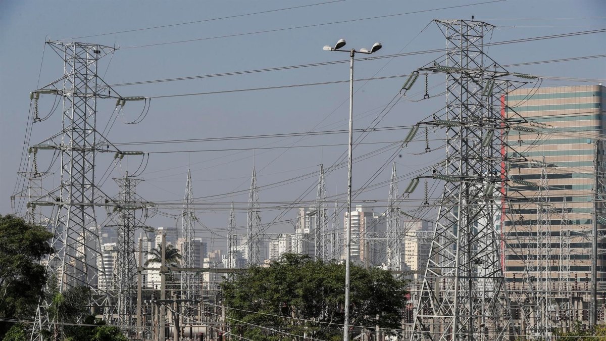 Inflação de setembro dispara com conta de luz e alimentos mais caros