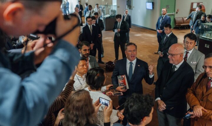 EUA expulsam diplomata cubano após discussão na ONU