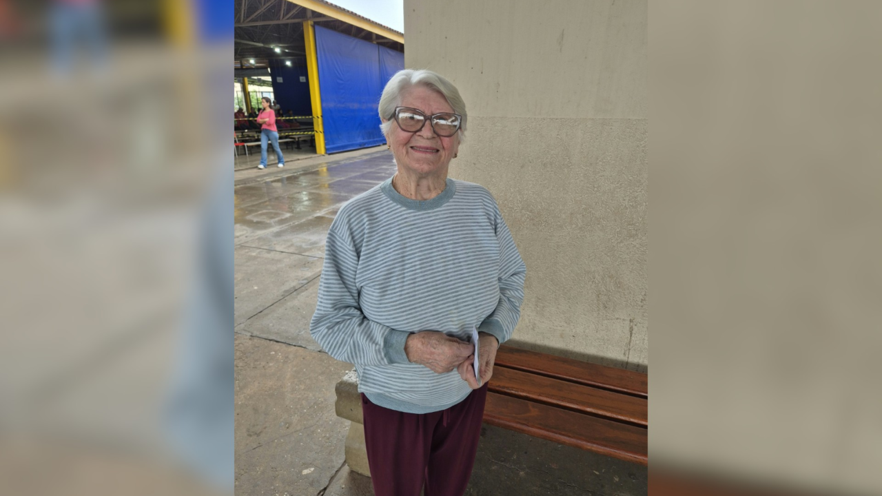 Aos 89 anos, idosa que viveu ditadura e redemocratização no Brasil faz questão de votar: ‘Acho importante’